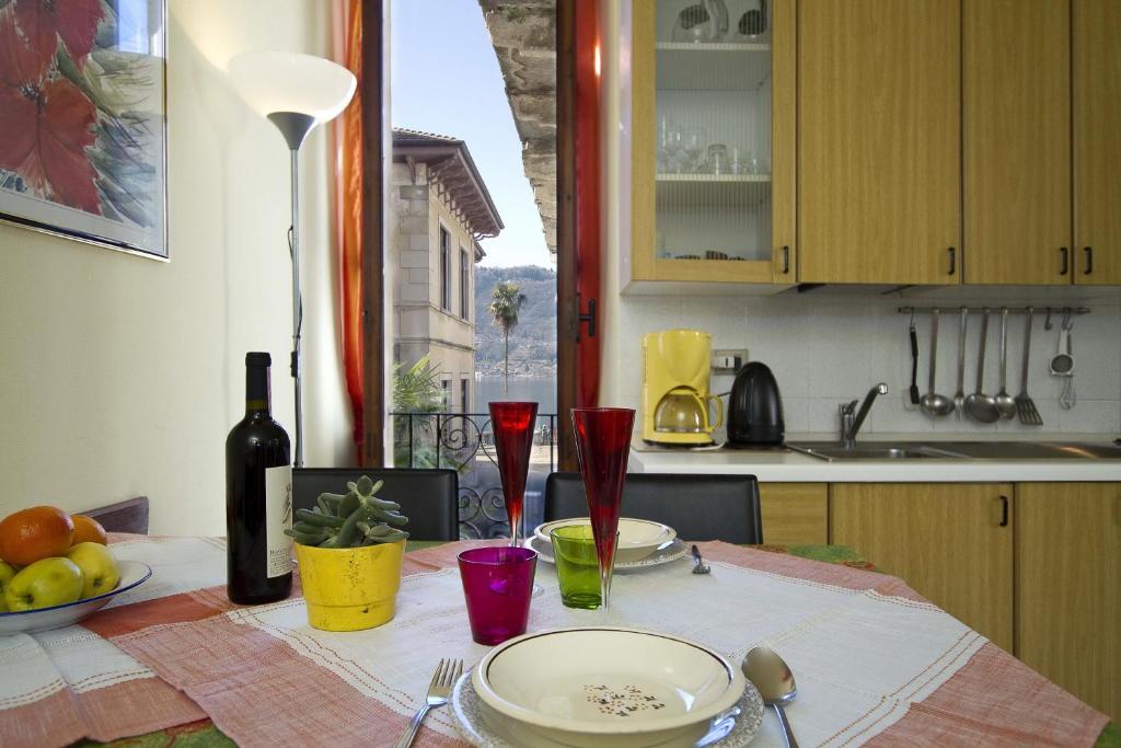 Appartamenti Orta Orta San Giulio Ruang foto